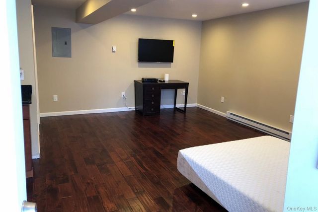 21 Bird Hill Road, Tomkins Cove, NY 10986