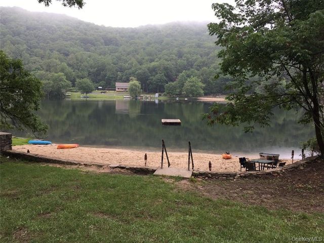 21 Bird Hill Road, Tomkins Cove, NY 10986