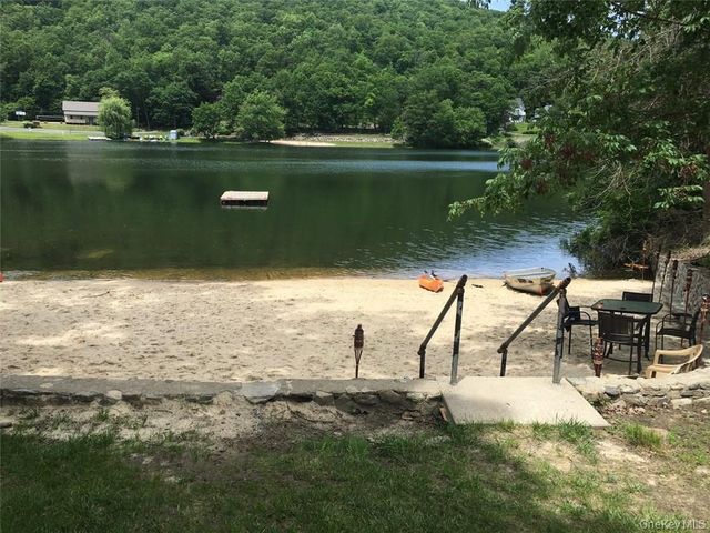 21 Bird Hill Road, Tomkins Cove, NY 10986