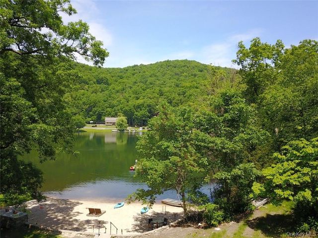 21 Bird Hill Road, Tomkins Cove, NY 10986