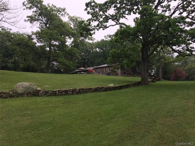21 Bird Hill Road, Tomkins Cove, NY 10986