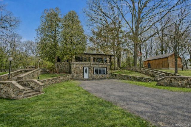 21 Bird Hill Road, Tomkins Cove, NY 10986