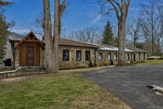 21 Bird Hill Road, Tomkins Cove, NY 10986