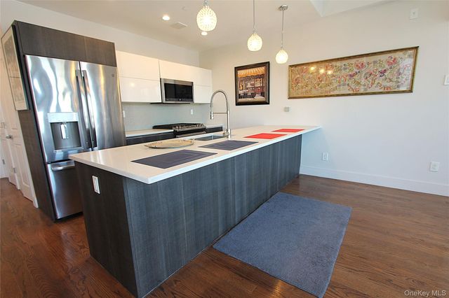 109-19 72nd Road 7B, Forest Hills, NY 11375