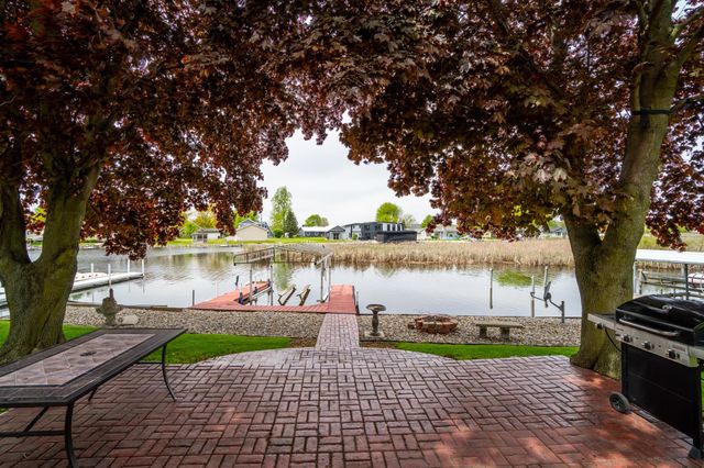 380 Lane 852 Snow Lake, Fremont, IN 46737