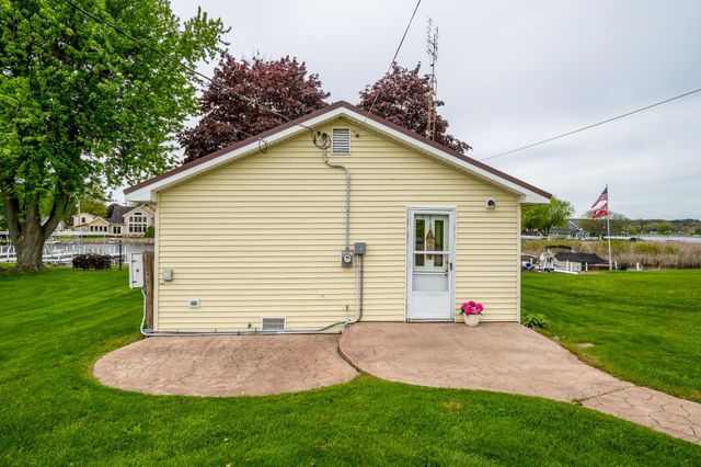 380 Lane 852 Snow Lake, Fremont, IN 46737