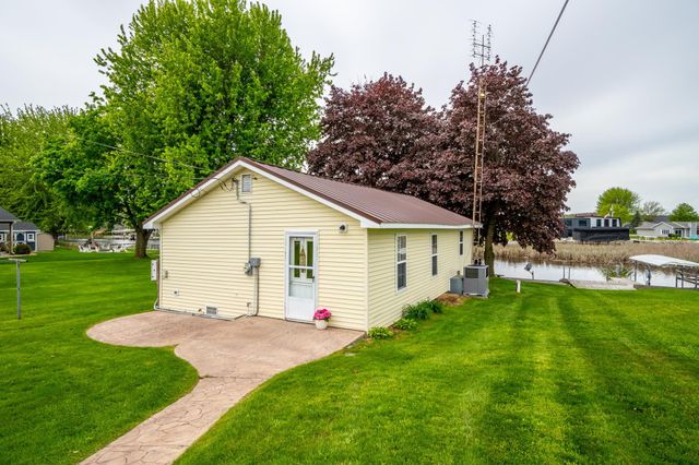 380 Lane 852 Snow Lake, Fremont, IN 46737