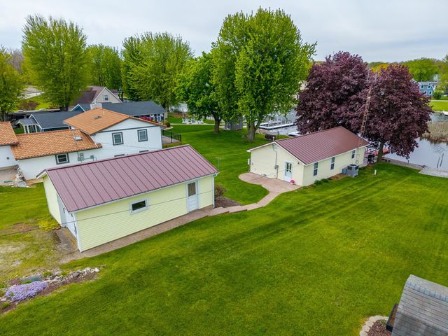 380 Lane 852 Snow Lake, Fremont, IN 46737