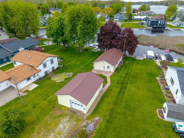 380 Lane 852 Snow Lake, Fremont, IN 46737
