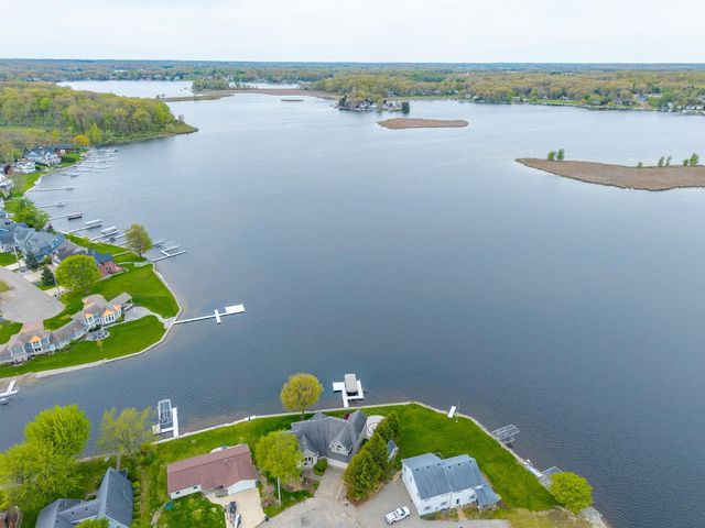 380 Lane 852 Snow Lake, Fremont, IN 46737