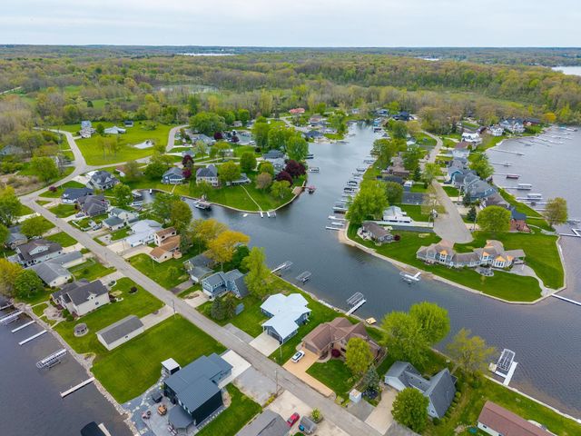 380 Lane 852 Snow Lake, Fremont, IN 46737