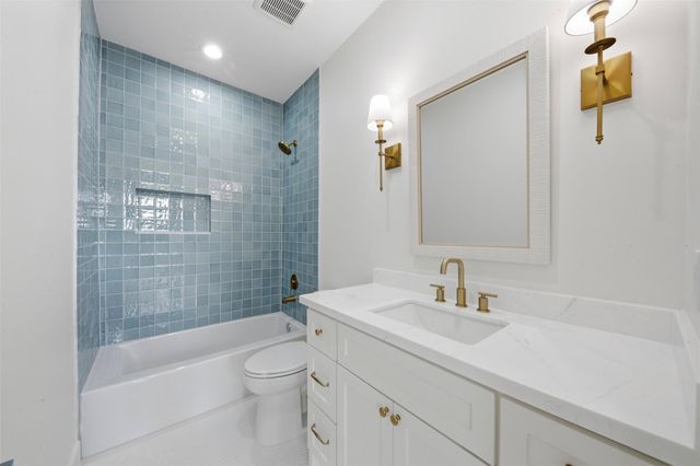2325 Wroxton Road, Houston, TX 77005
