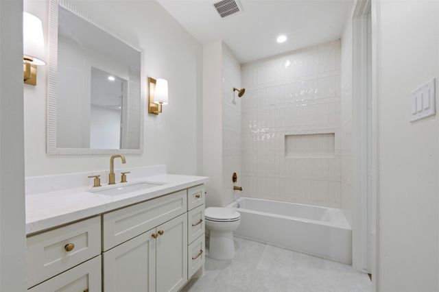 2325 Wroxton Road, Houston, TX 77005