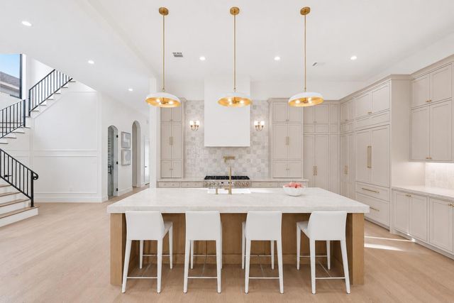 2325 Wroxton Road, Houston, TX 77005