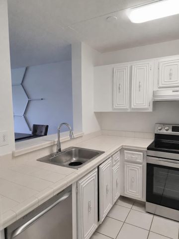 484 NW 165TH ST Street A-609, Miami, FL 33169