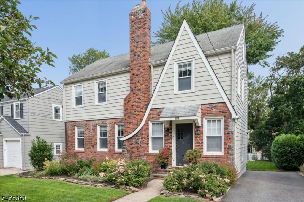 191 Stonehouse Rd, Bloomfield Twp., NJ 07003 — photo 2