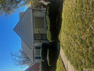 19451 Sunderland Road, Detroit, MI 48219