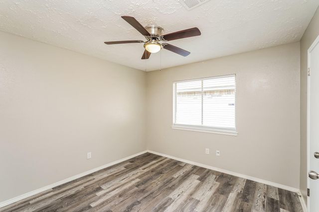 7038 Villa Del Sol Drive, Houston, TX 77083