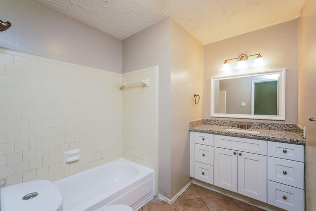 7038 Villa Del Sol Drive, Houston, TX 77083