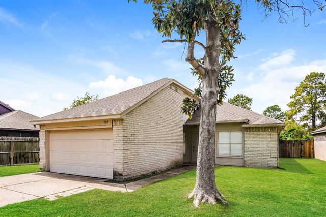 7038 Villa Del Sol Drive, Houston, TX 77083