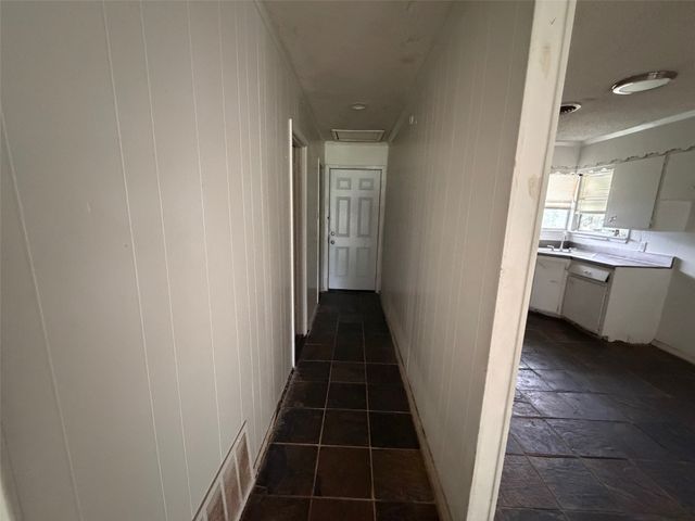 2604 Pinoak Street, Granbury, TX 76048