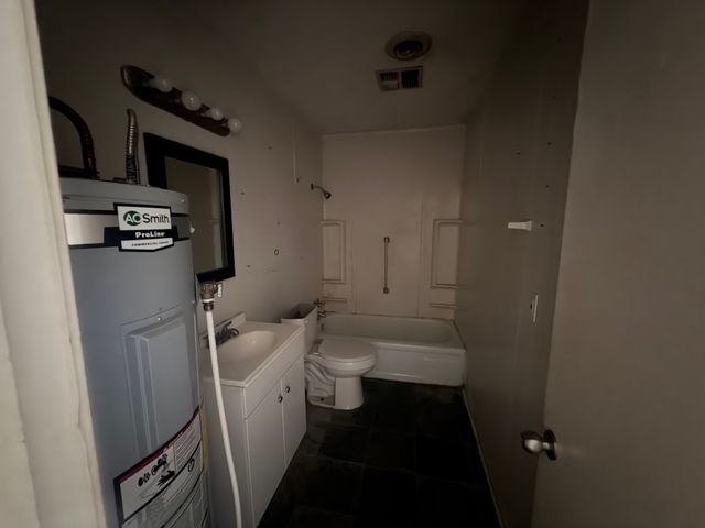 2604 Pinoak Street, Granbury, TX 76048