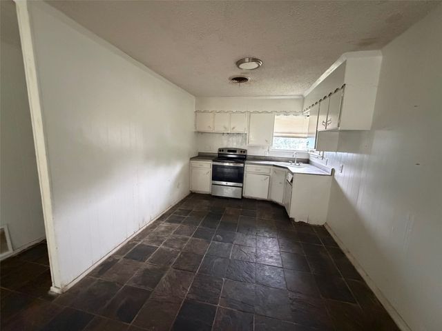 2604 Pinoak Street, Granbury, TX 76048