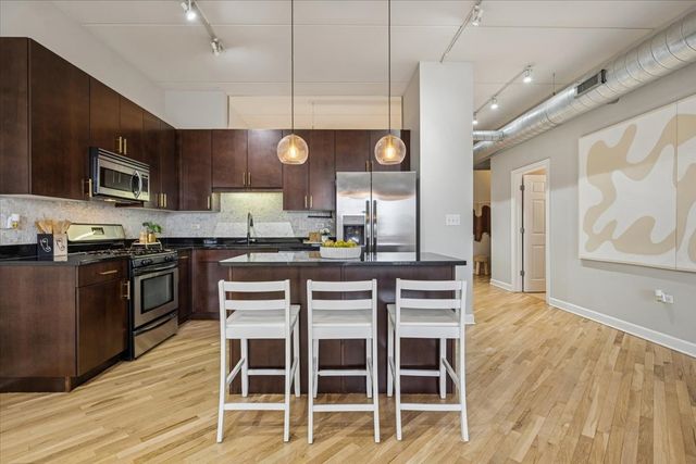 3125 W Fullerton Avenue 419, Chicago, IL 60647