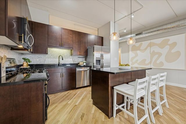 3125 W Fullerton Avenue 419, Chicago, IL 60647