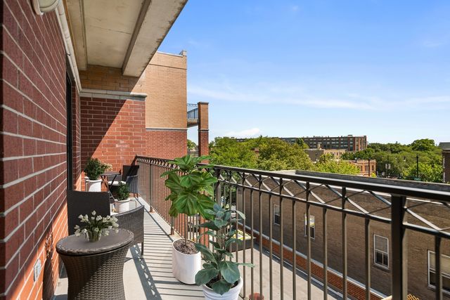 3125 W Fullerton Avenue 419, Chicago, IL 60647