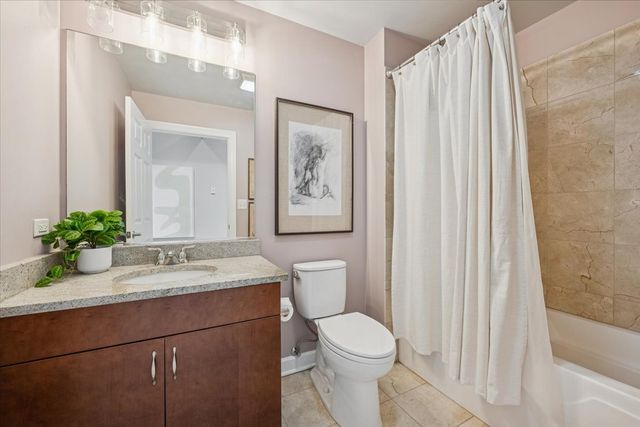 3125 W Fullerton Avenue 419, Chicago, IL 60647
