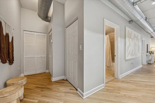 3125 W Fullerton Avenue 419, Chicago, IL 60647