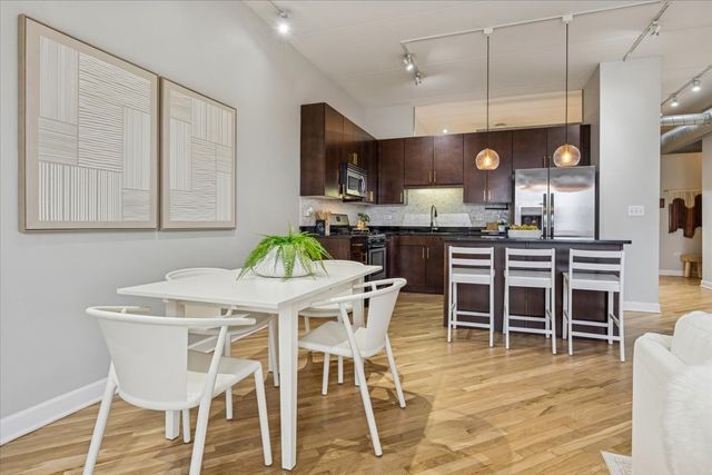 3125 W Fullerton Avenue 419, Chicago, IL 60647
