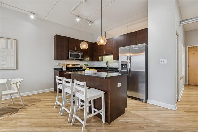 3125 W Fullerton Avenue 419, Chicago, IL 60647