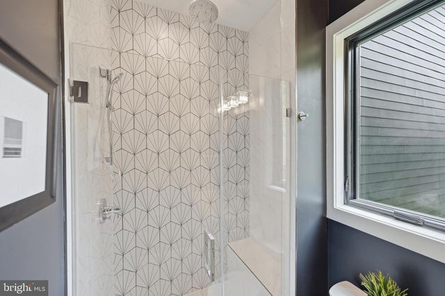 1905 LAMSON PL, Mclean, VA 22101