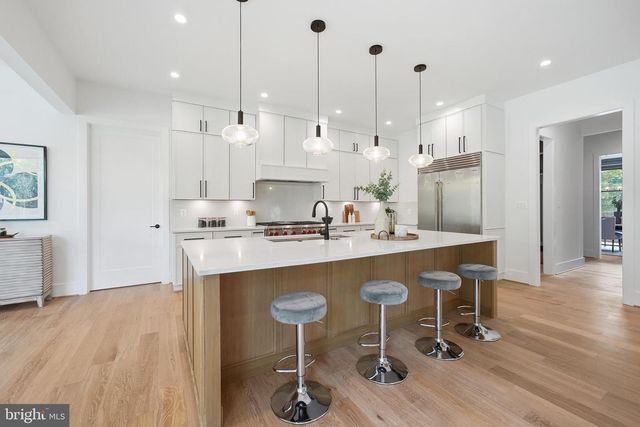 1905 LAMSON PL, Mclean, VA 22101
