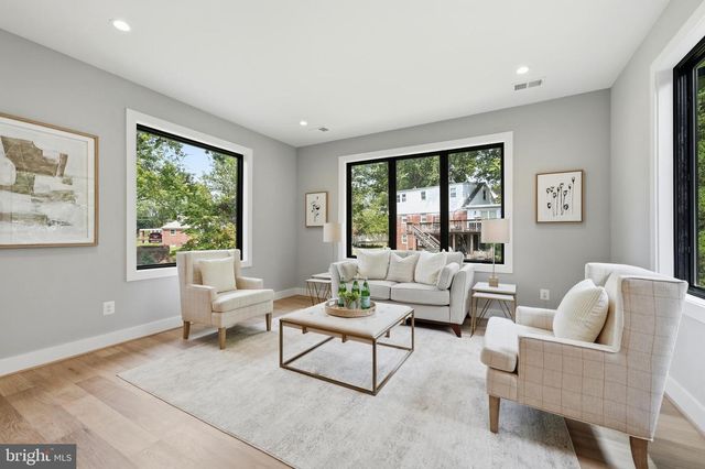 1905 LAMSON PL, Mclean, VA 22101