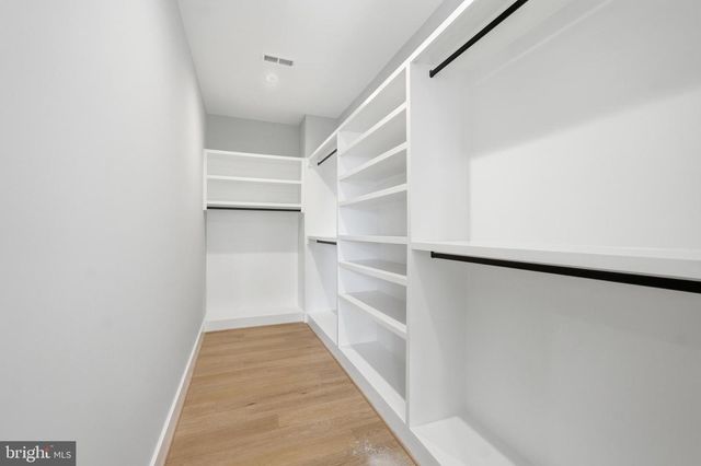 1905 LAMSON PL, Mclean, VA 22101