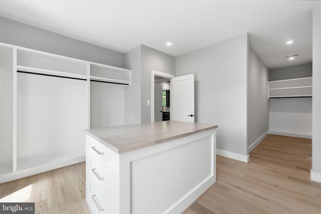 1905 LAMSON PL, Mclean, VA 22101