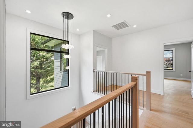 1905 LAMSON PL, Mclean, VA 22101