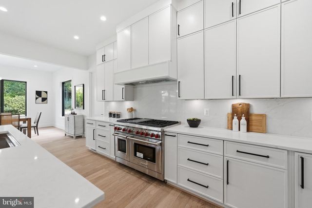 1905 LAMSON PL, Mclean, VA 22101