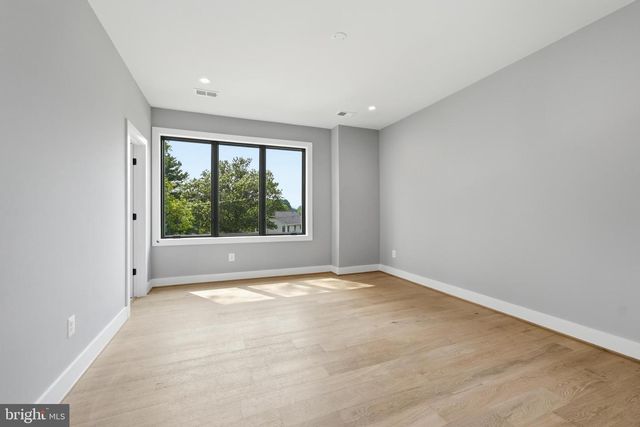 1905 LAMSON PL, Mclean, VA 22101