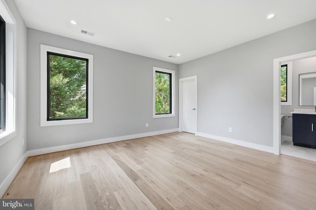1905 LAMSON PL, Mclean, VA 22101