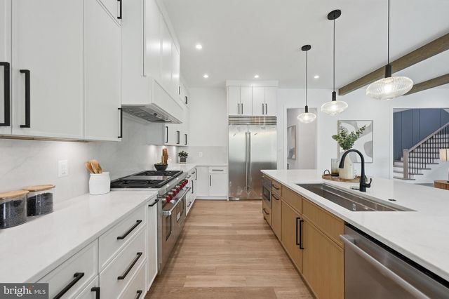 1905 LAMSON PL, Mclean, VA 22101