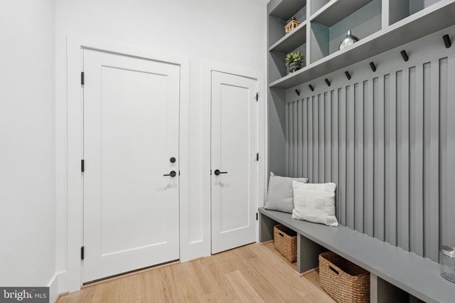 1905 LAMSON PL, Mclean, VA 22101