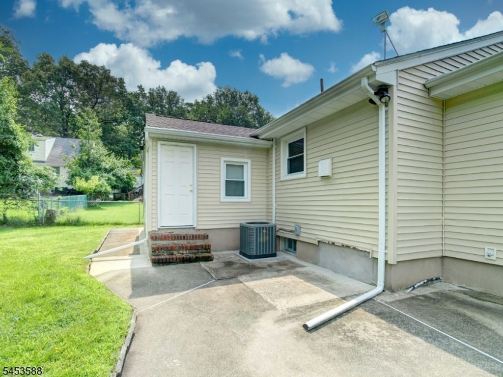 25 Woodland Ave, West Orange Twp., NJ 07052 — photo 3