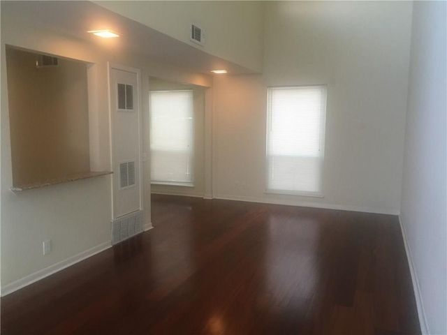 2800 Cole ST C207, Austin, TX 78705