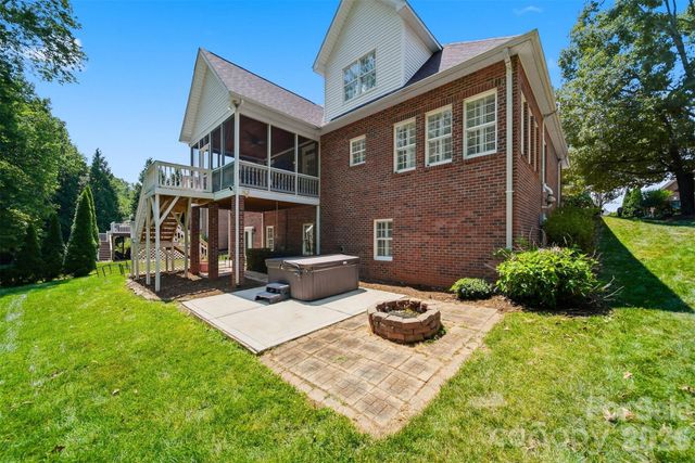 1753 30th Avenue Drive NE, Hickory, NC 28601