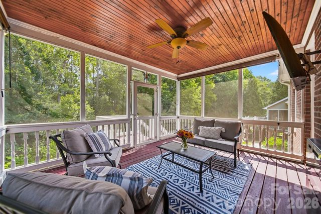 1753 30th Avenue Drive NE, Hickory, NC 28601