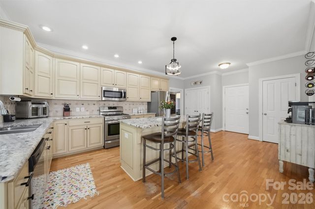 1753 30th Avenue Drive NE, Hickory, NC 28601